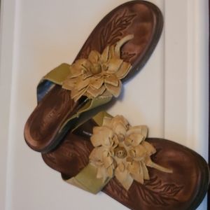 Lightly used Women's sandals